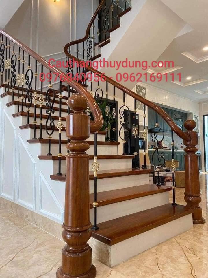 CẦU THANG SẮT NGHỆ THUẬT MẪU MỚI C1700