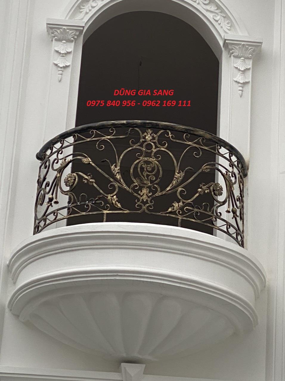 BAN CÔNG SẮT NGOÀI TRỜI 0009