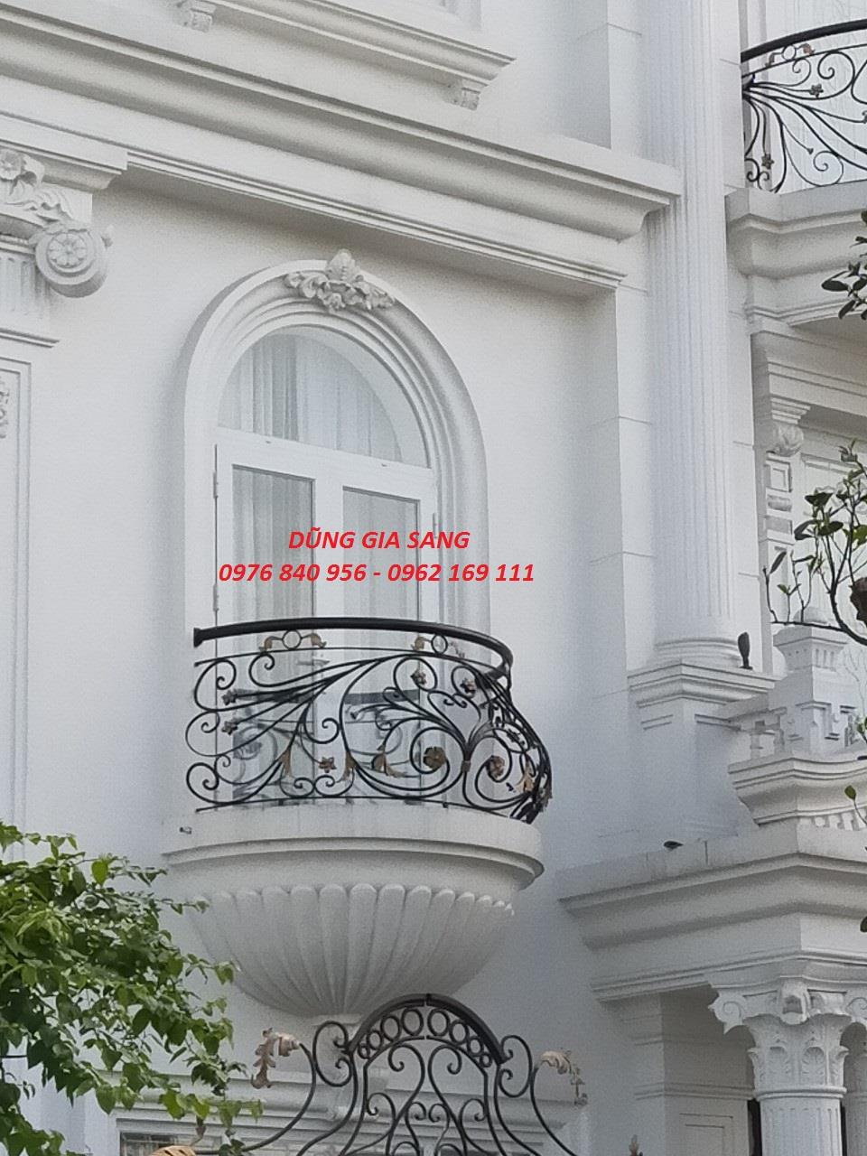 BAN CÔNG SẮT NGOÀI TRỜI 0004