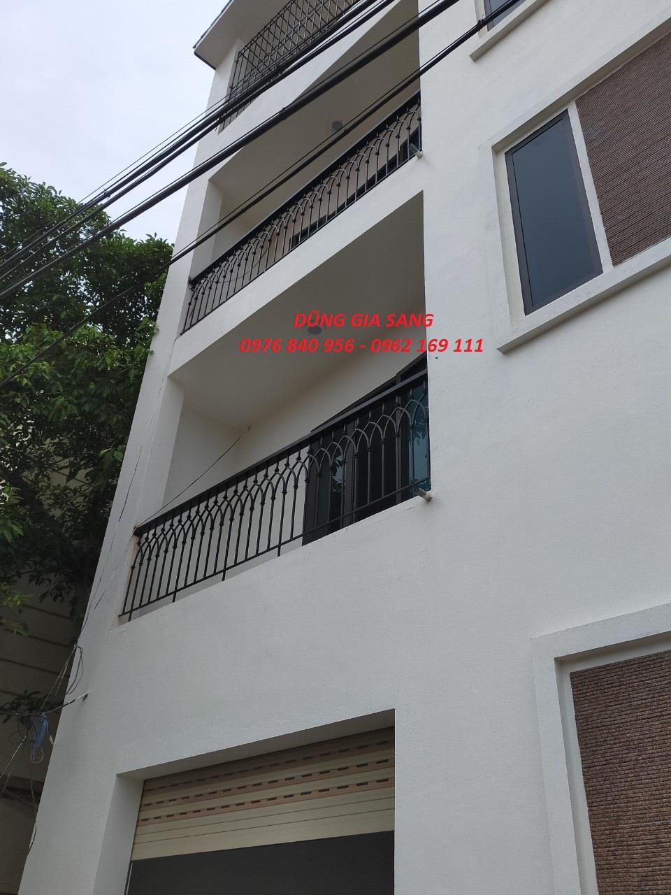 BAN CÔNG SẮT NGOÀI TRỜI 0008