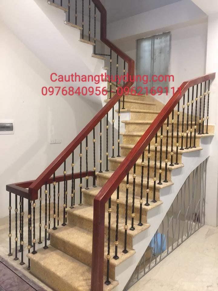 CẦU THANG SẮT NGHỆ THUẬT MẪU MỚI E1700