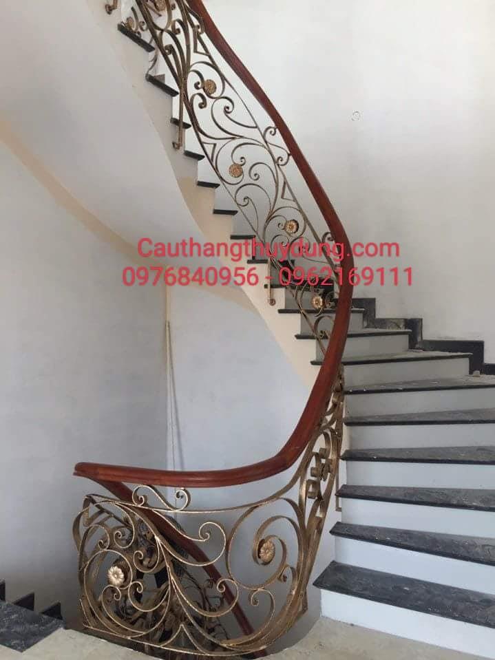 CẦU THANG SẮT NGHỆ THUẬT MẪU MỚI I1700