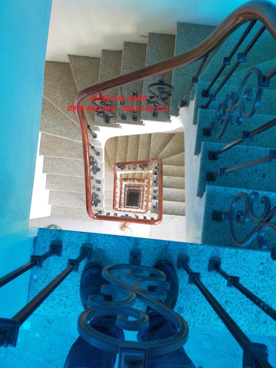 CẦU THANG SẮT  NGHỆ THUẬT XOÁY ỐC 12
