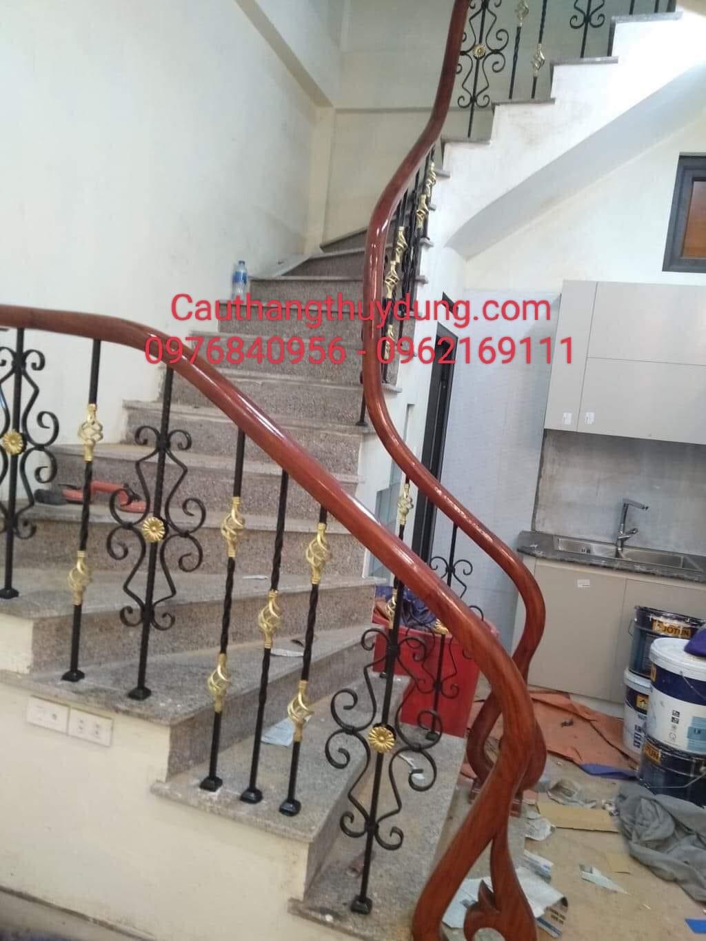 CẦU THANG SẮT NGHỆ THUẬT MẪU MỚI K1100