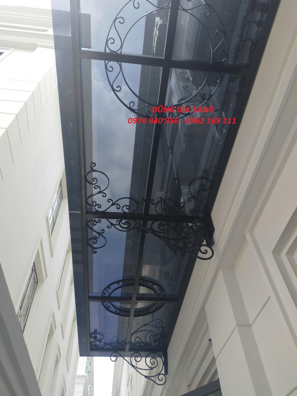 MÁI SẮT KẾT HỢP KÍNH NGOÀI TRỜI 0001
