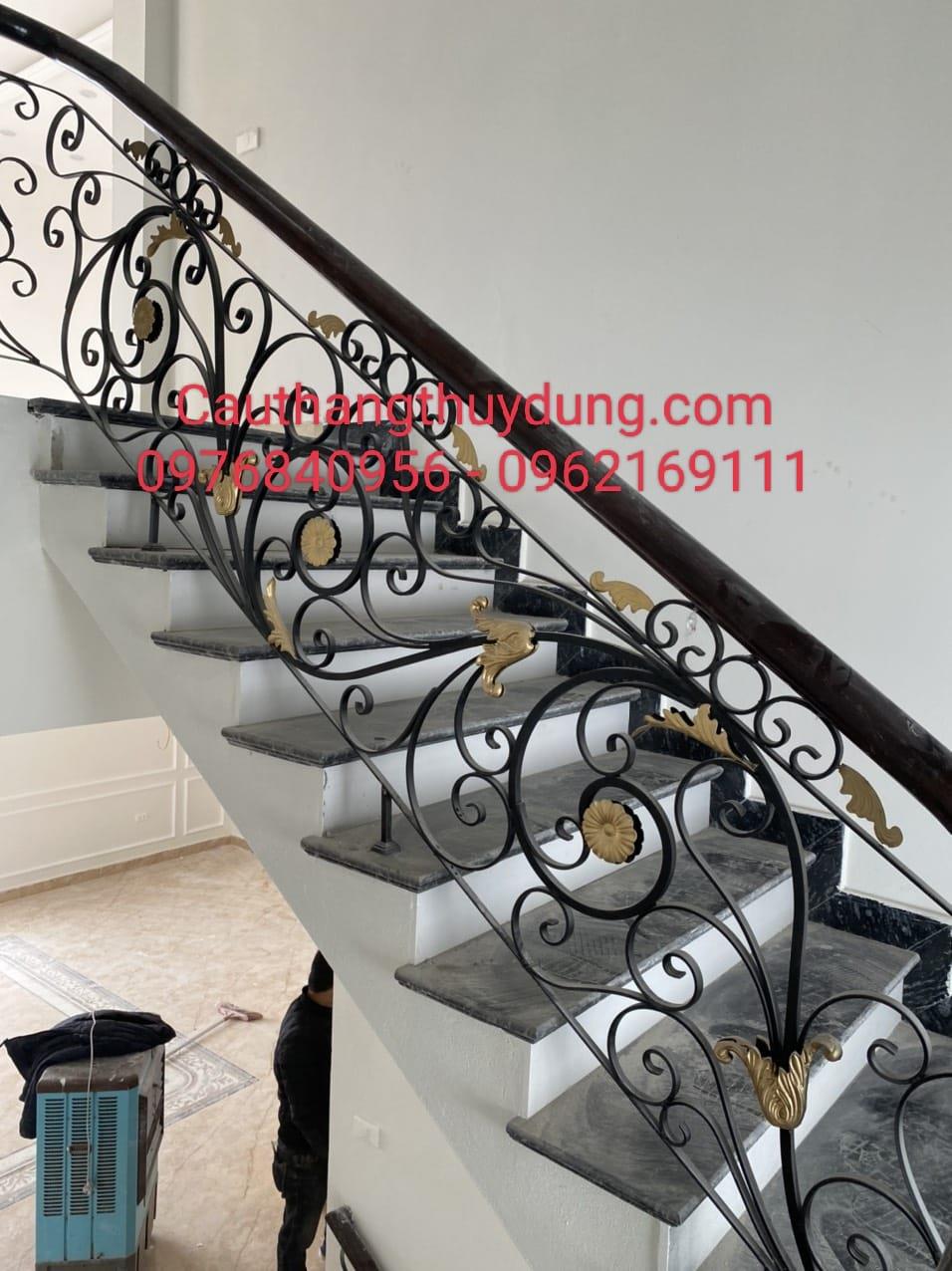CẦU THANG SẮT NGHỆ THUẬT MẪU MỚI G1700