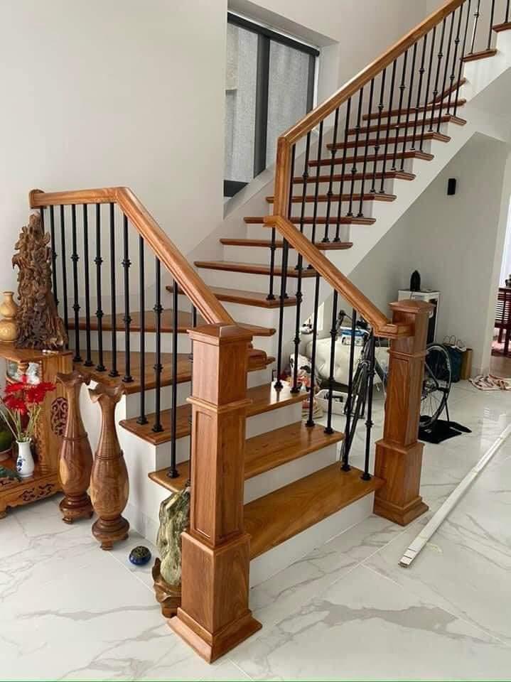 CẦU THANG SẮT NGHỆ THUẬT MẪU MỚI Ư1100