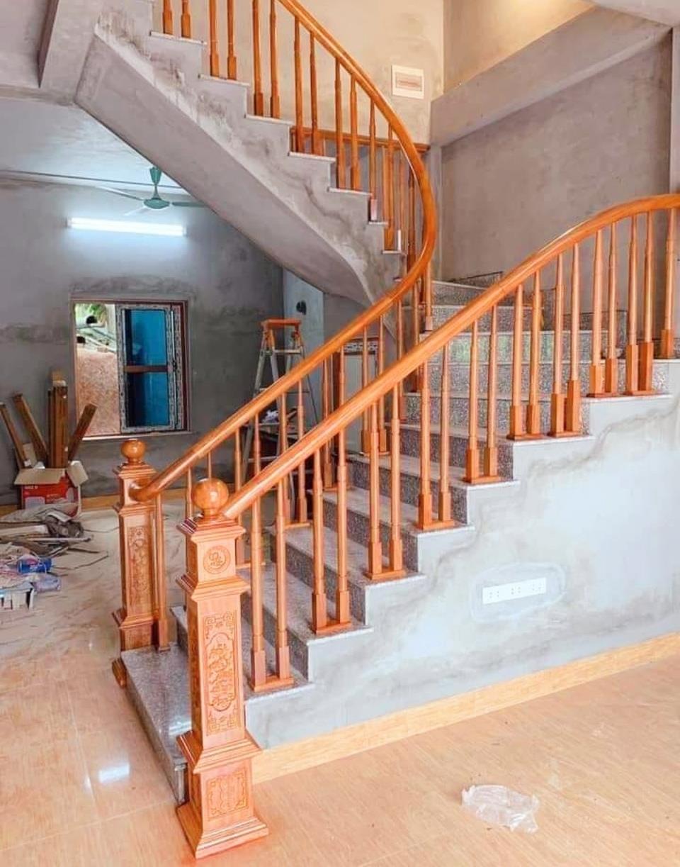 CẦU THANG GỖ 3331100