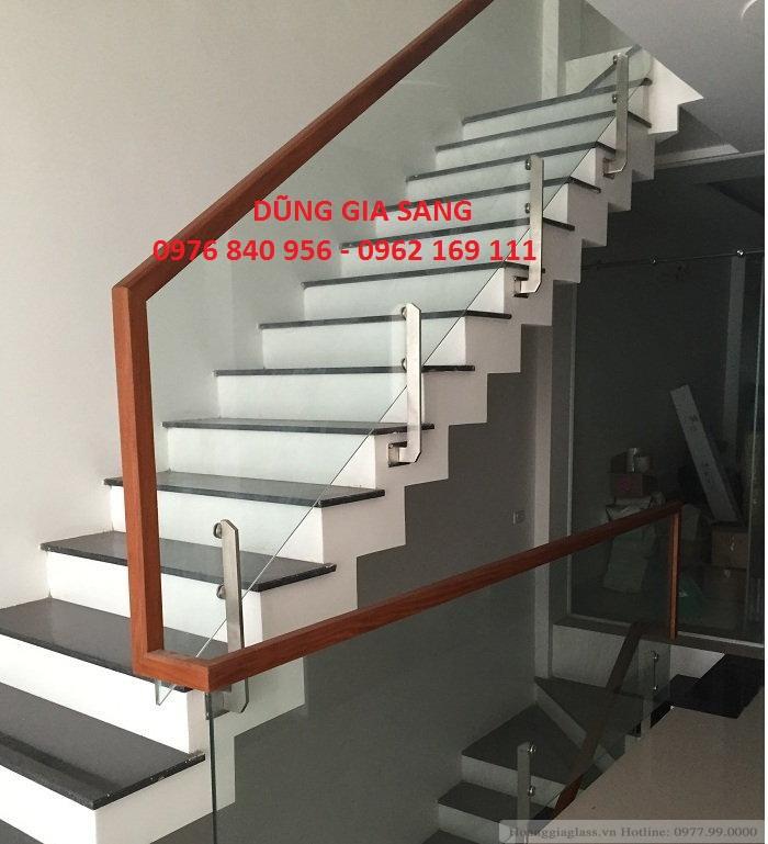 CẦU THANG KÍNH CHÂN LỬNG 0100
