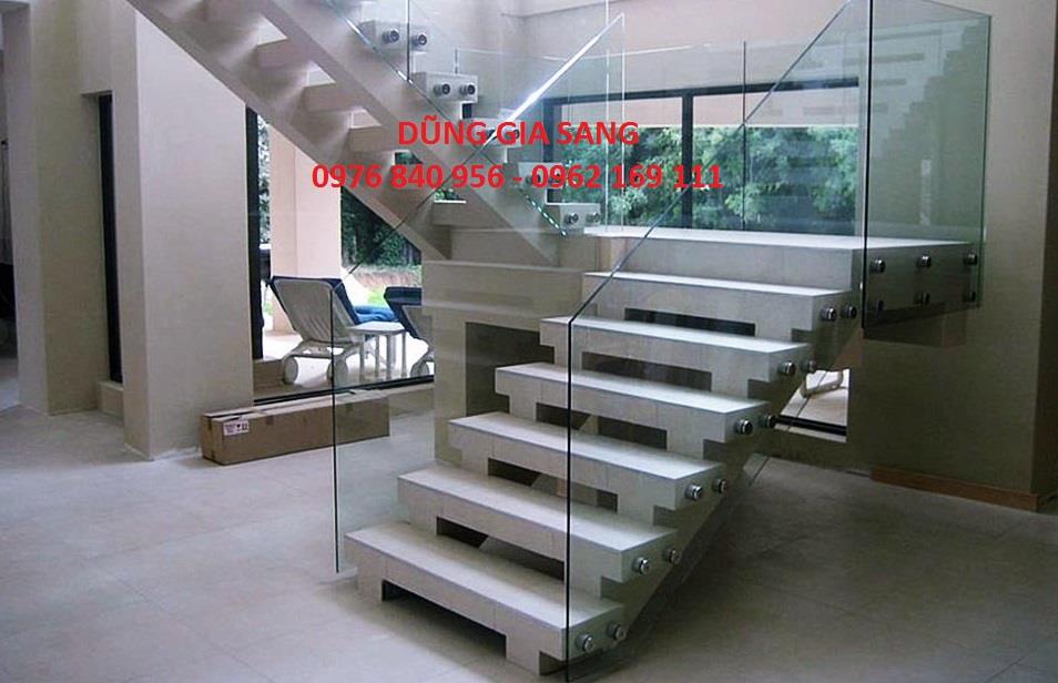 CẦU THANG KÍNH TAY VỊN GỖ  0140
