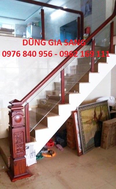 CẦU THANG KÍNH TAY VỊN GỖ  0180