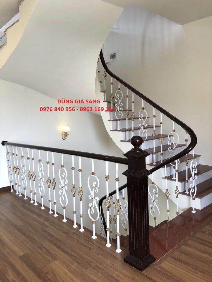 CẦU THANG SẮT TAY VỊN GỖ 0100