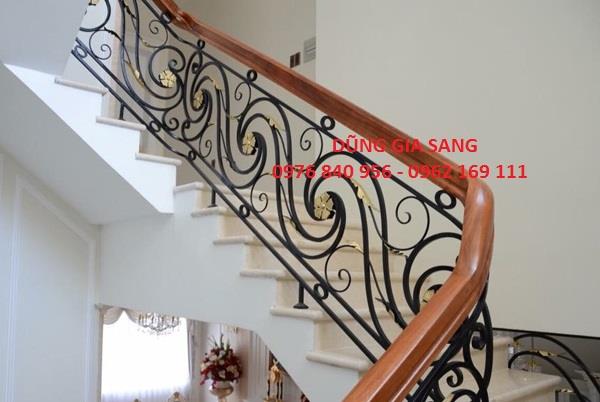 CẦU THANG SẮT TAY VỊN GỖ 0080