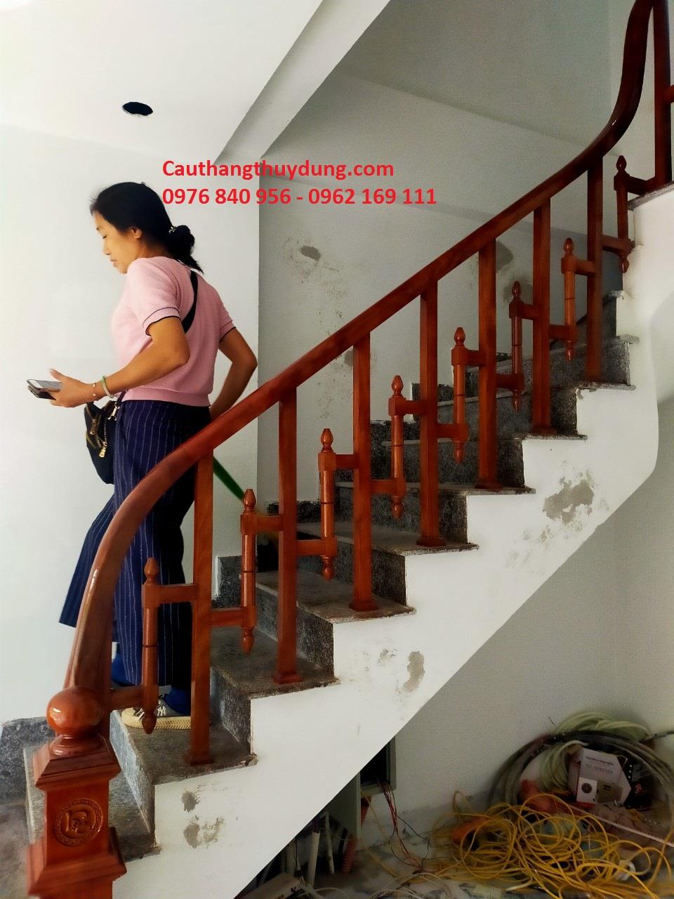 CẦU THANG GỖ TẠI LINH ĐÀM - HÀ NỘI