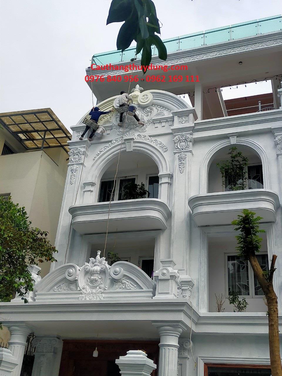 BAN CÔNG KÍNH NGOÀI TRỜI