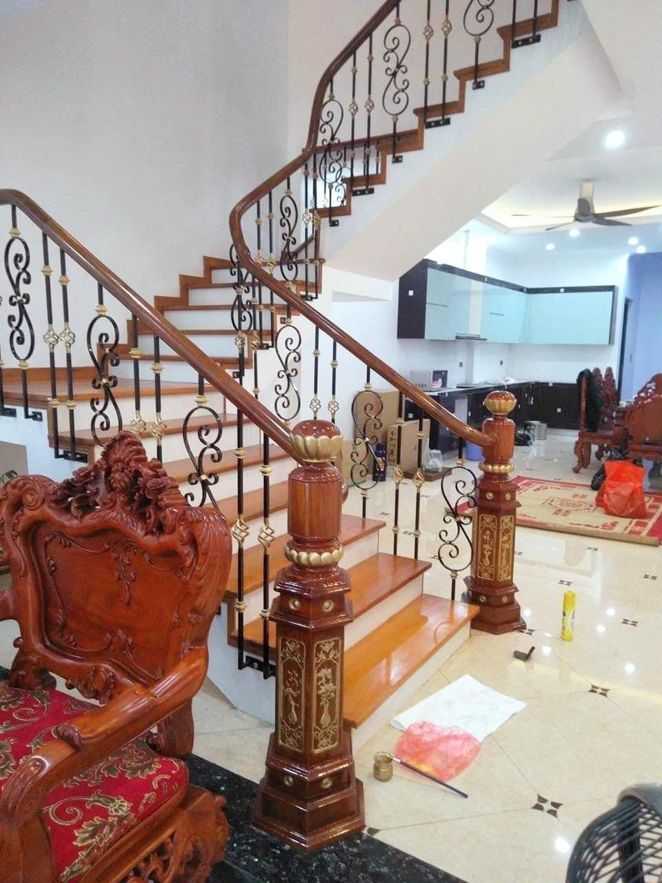 CÔNG TRÌNH CẦU THANG SẮT CHO CHỊ HOÀ - XUÂN MAI