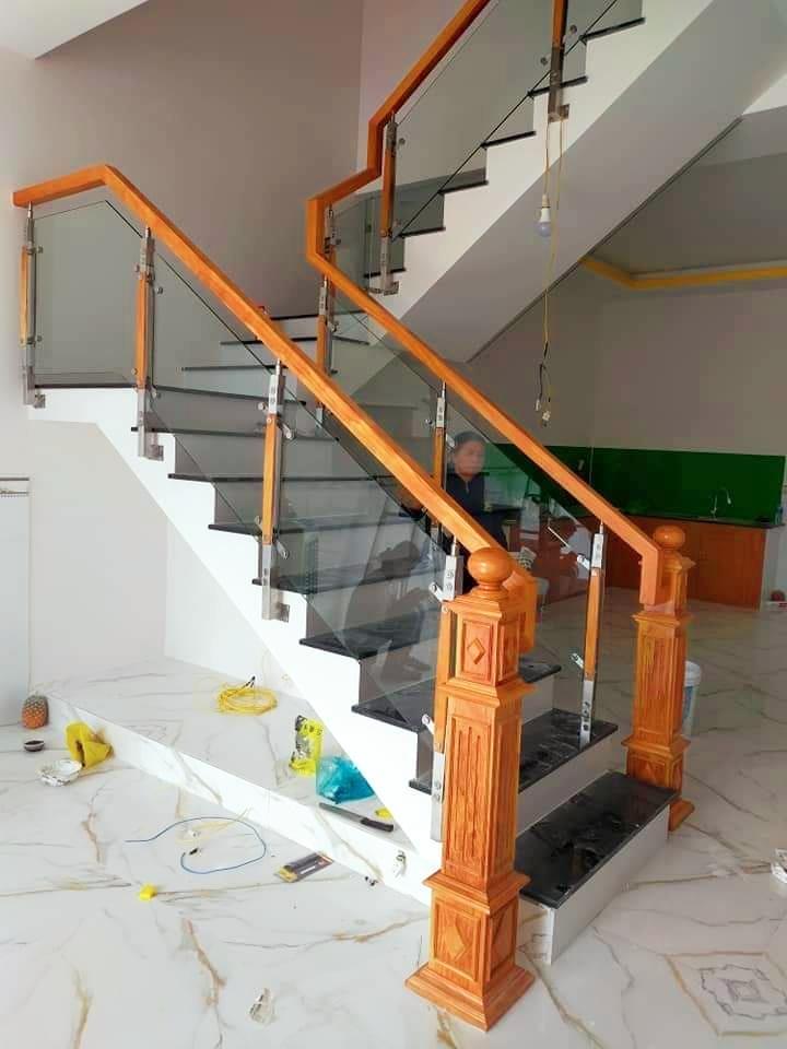 CẦU THANG KÍNH NHÀ ANH CƯỜNG - THÁI BÌNH