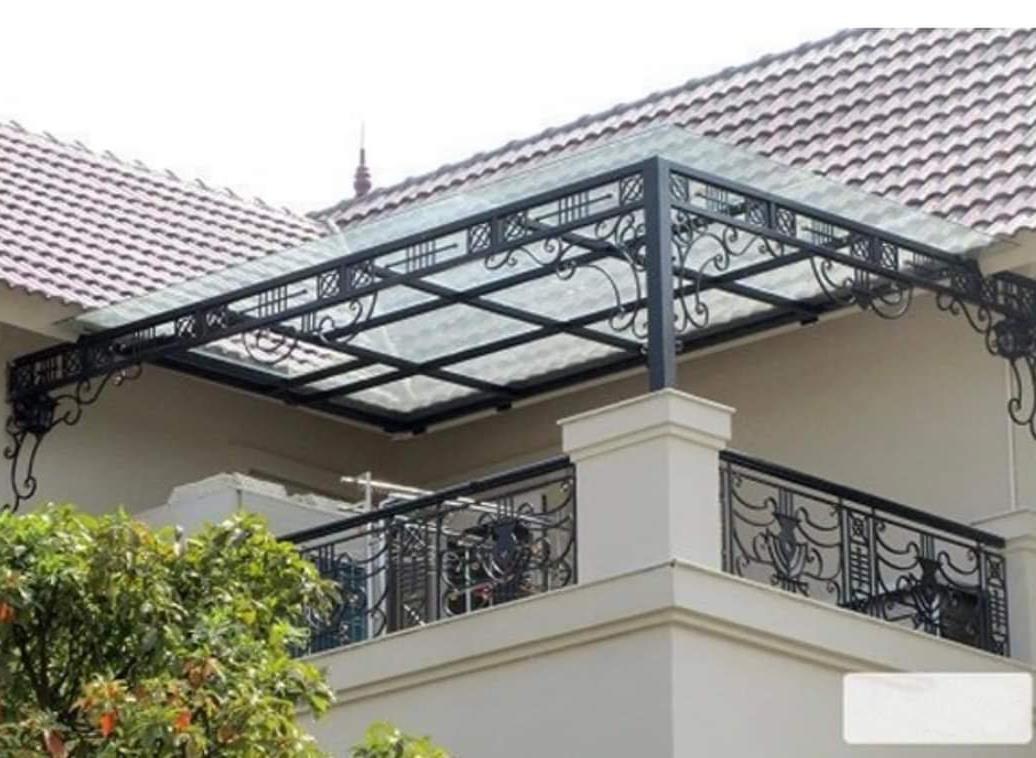 BAN CÔNG VÀ MÁI KÍNH NGHỆ THUẬT NHÀ CHỊ SANG - XUÂN MAI